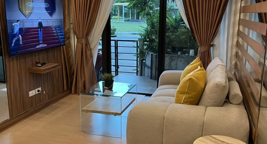 For rent 3 bedrooms townhouse in Mueang Nonthaburi, Nonthaburi