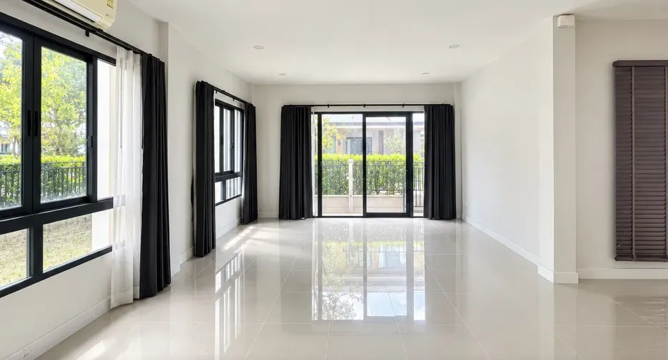 出售 4 卧室 独立屋 在 Pak Kret, Nonthaburi