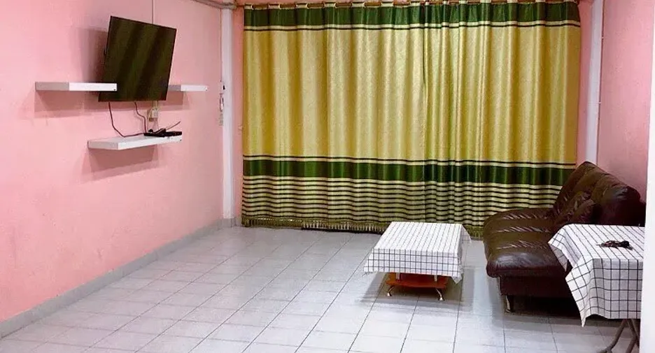 For rent 2 bedrooms townhouse in Mueang Nonthaburi, Nonthaburi
