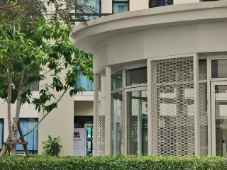 For sale 2 bedrooms condo in Mueang Samut Prakan, Samut Prakan