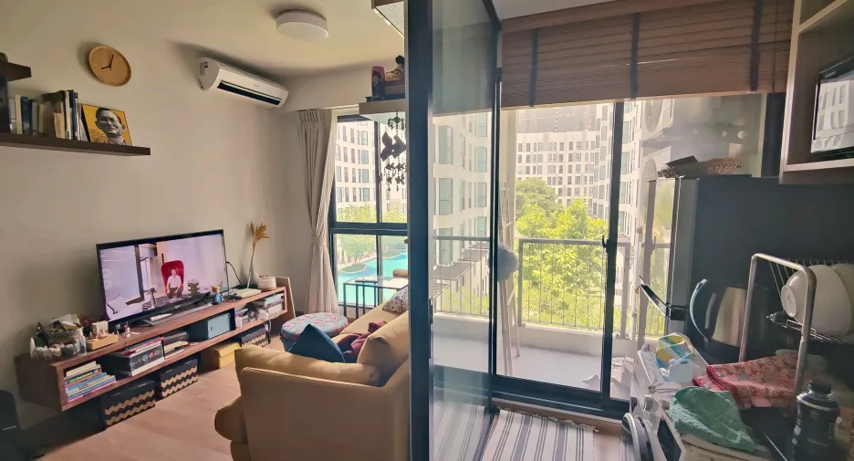 For sale 2 bedrooms condo in Mueang Samut Prakan, Samut Prakan
