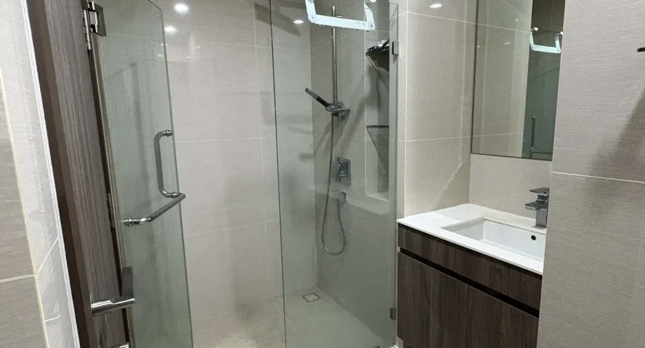 À vendre 1 chambre condo à Bang Na, Bangkok