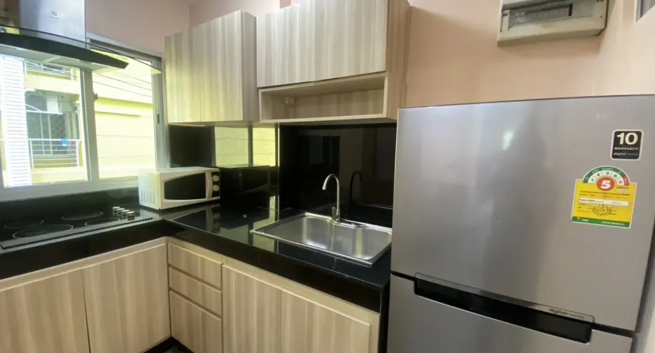For sale そして for rent 2 ベッドルーム condo in Phra Khanong, Bangkok