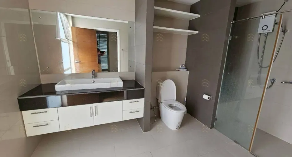 À louer 3 chambres maison à Don Mueang, Bangkok