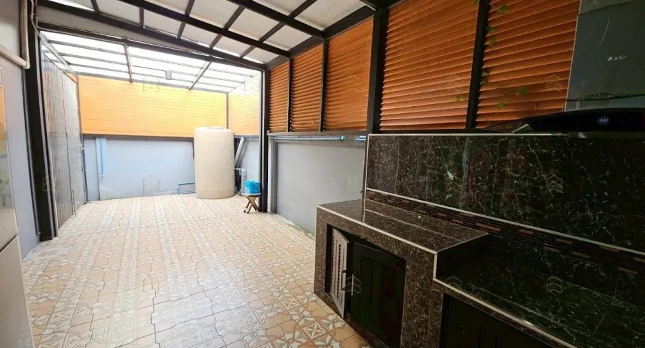 À louer 3 chambres maison à Don Mueang, Bangkok