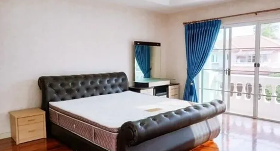 For rent 5 bedrooms house in Prawet, Bangkok