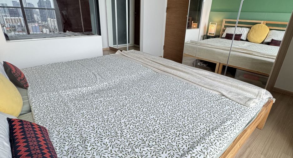 For sale 1 bed condo in Phra Khanong, Bangkok