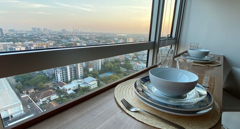 For sale 1 bed condo in Phra Khanong, Bangkok