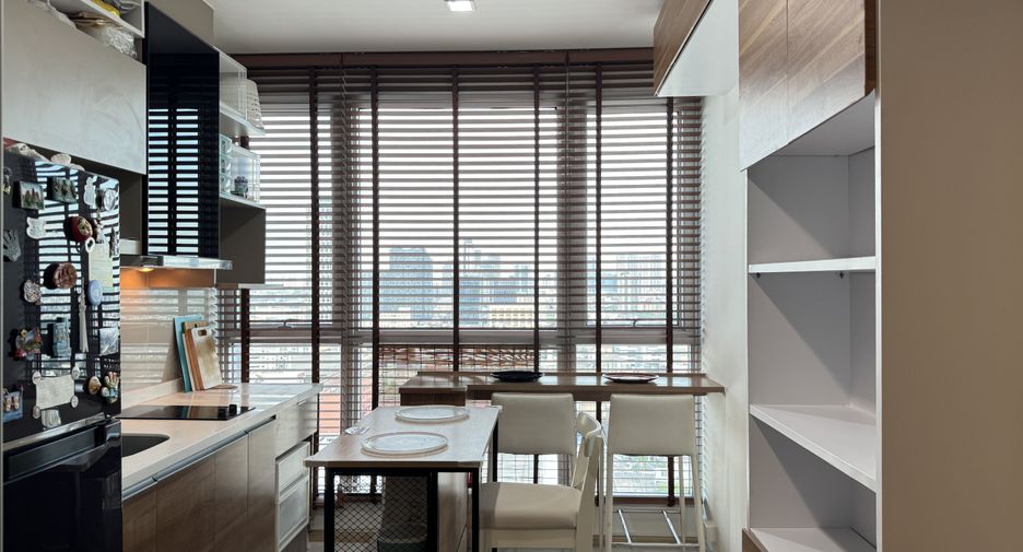 For sale 1 bed condo in Phra Khanong, Bangkok