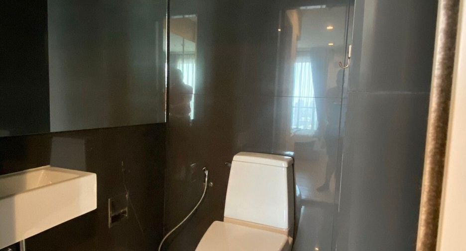 For sale 1 bed condo in Phra Khanong, Bangkok