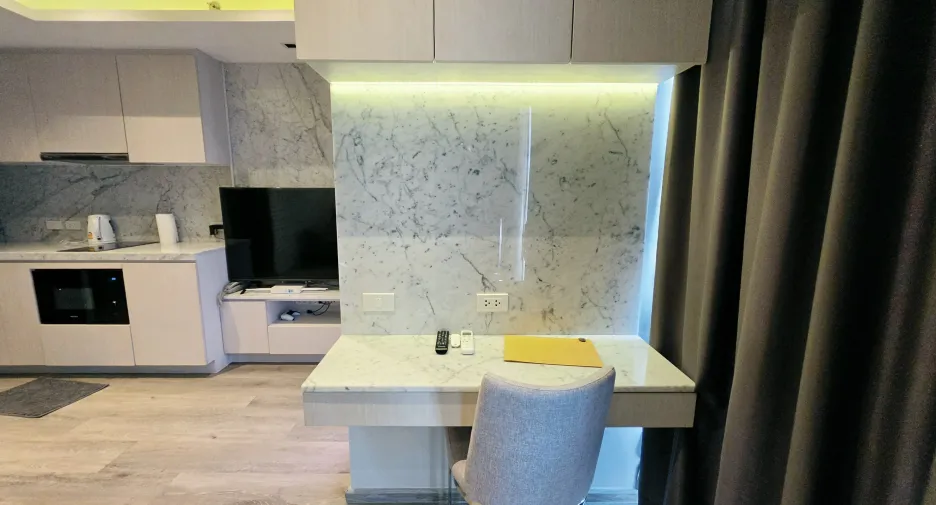 For sale 1 bed condo in Watthana, Bangkok