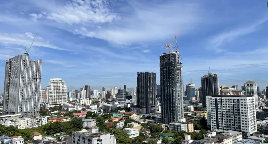 For rent 1 bed condo in Khlong Toei, Bangkok