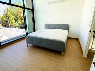 Casa en venta y en alquiler de 4 habitaciones en Bang Khun Thian, Bangkok