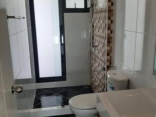 Casa en venta y en alquiler de 4 habitaciones en Bang Khun Thian, Bangkok