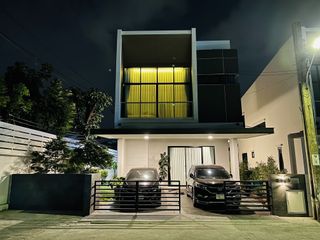 Casa en venta y en alquiler de 4 habitaciones en Bang Khun Thian, Bangkok