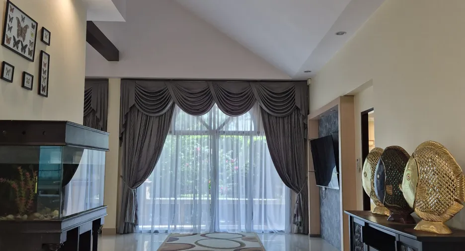 For sale 4 bedrooms house in Huay Yai, Pattaya