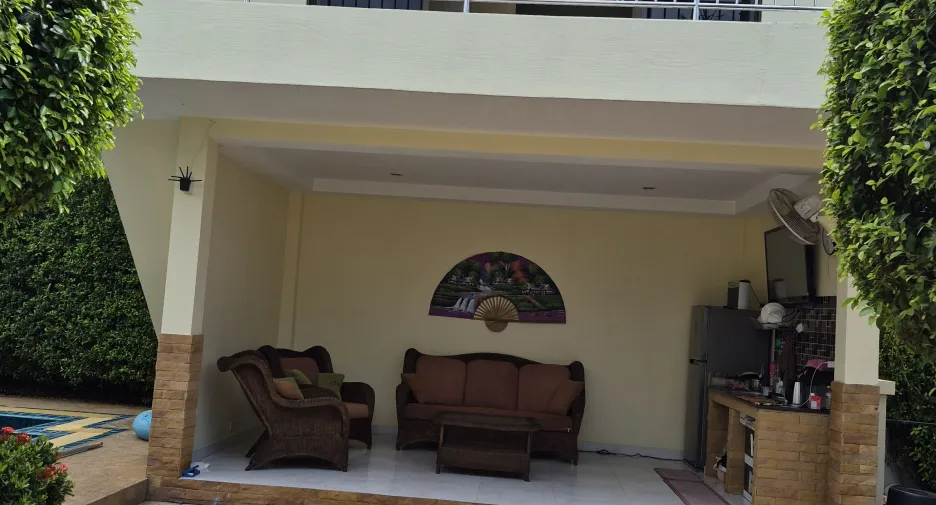 For sale 4 bedrooms house in Huay Yai, Pattaya