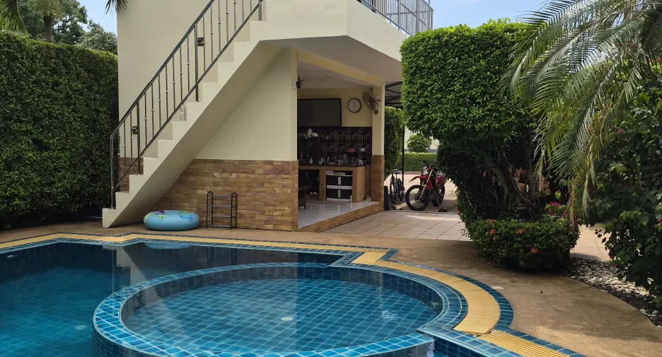 For sale 4 bedrooms house in Huay Yai, Pattaya
