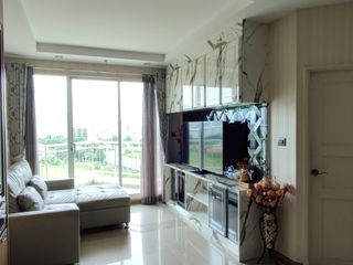 For rent 2 bedrooms condo in Huai Khwang, Bangkok