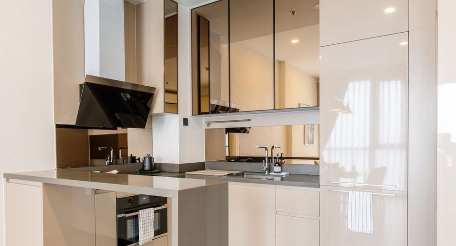 For rent 2 bedrooms condo in Watthana, Bangkok