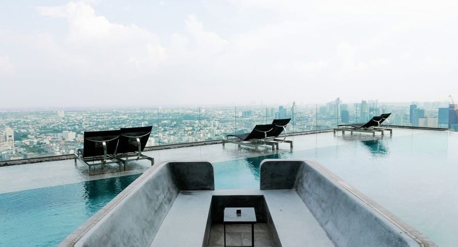 For rent 2 bedrooms condo in Watthana, Bangkok