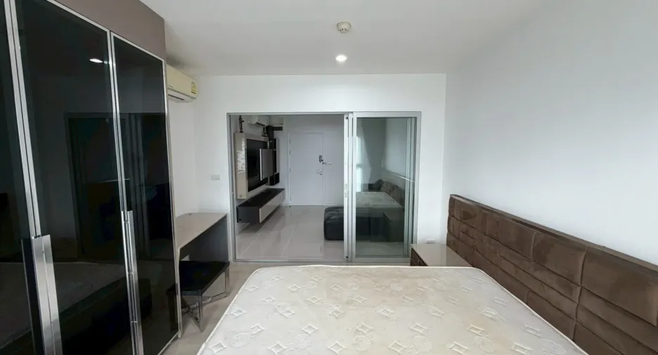 For sale 1 bed condo in Khlong Toei, Bangkok