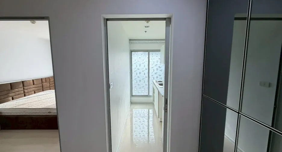 For sale 1 bed condo in Khlong Toei, Bangkok