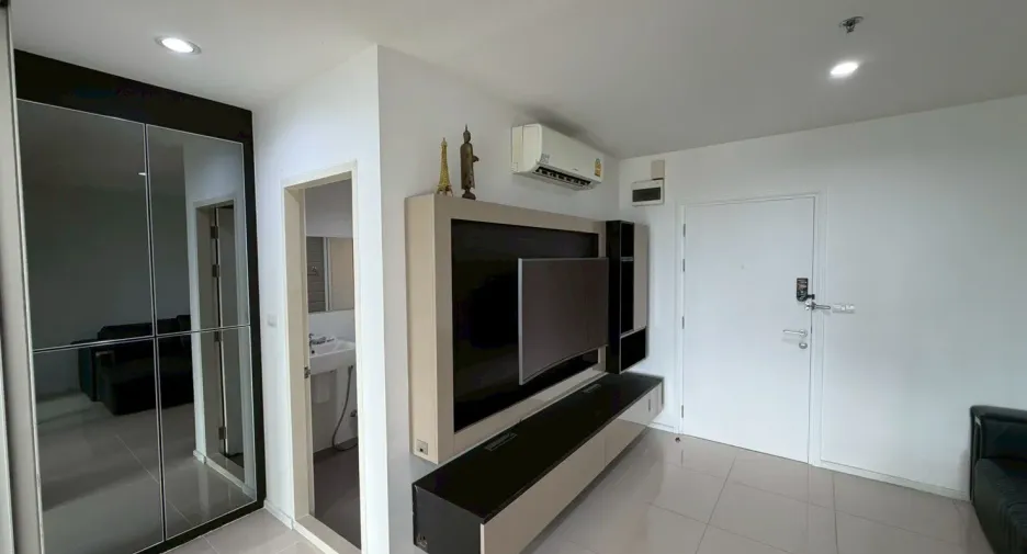 For sale 1 bed condo in Khlong Toei, Bangkok