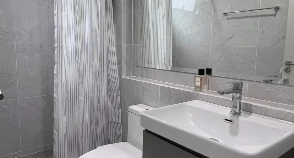 Haus zur Miete mit 4 Zimmer in Saphan Sung, Bangkok
