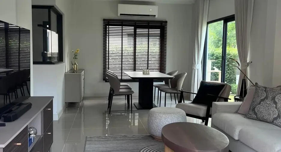 Haus zur Miete mit 4 Zimmer in Saphan Sung, Bangkok