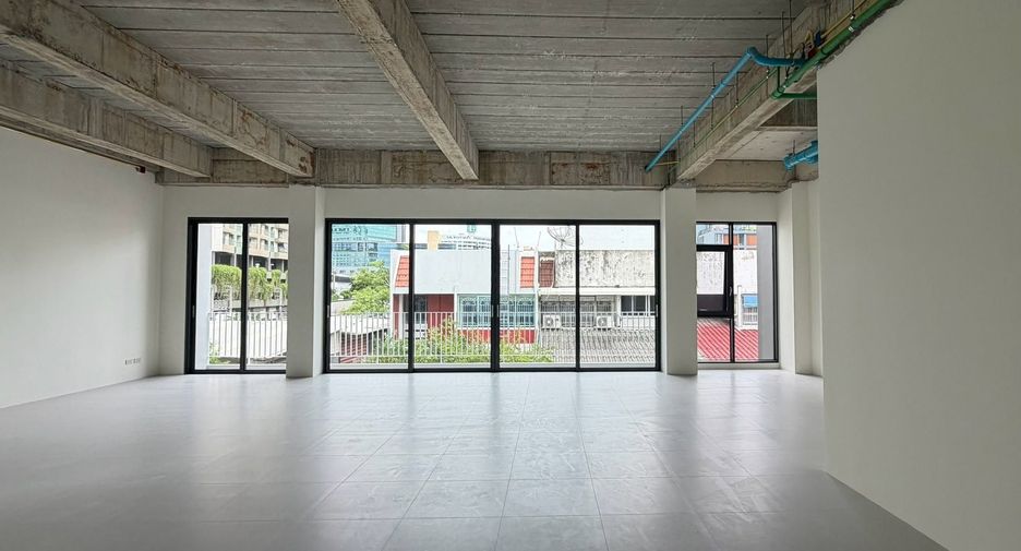 出售 和 出租 办公室 在 Huai Khwang, 曼谷