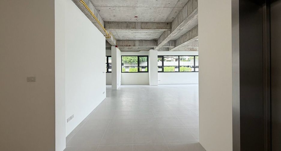 出售 和 出租 办公室 在 Huai Khwang, 曼谷