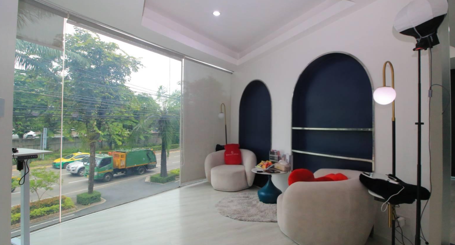 For sale office in Wang Thonglang, Bangkok