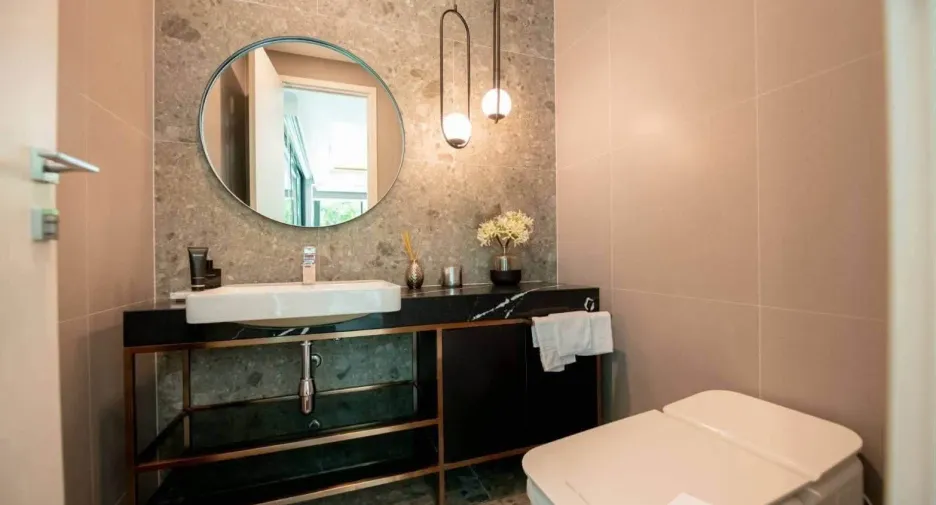 Haus zur Miete mit 5 Zimmer in Saphan Sung, Bangkok