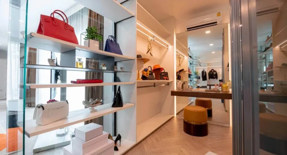 Haus zur Miete mit 5 Zimmer in Saphan Sung, Bangkok