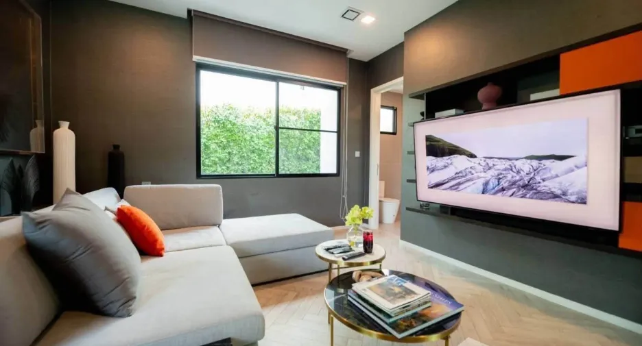Haus zur Miete mit 5 Zimmer in Saphan Sung, Bangkok