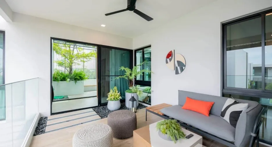 Haus zur Miete mit 5 Zimmer in Saphan Sung, Bangkok