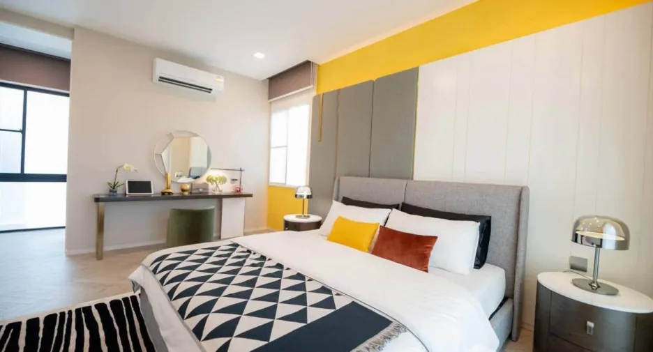 Haus zur Miete mit 5 Zimmer in Saphan Sung, Bangkok