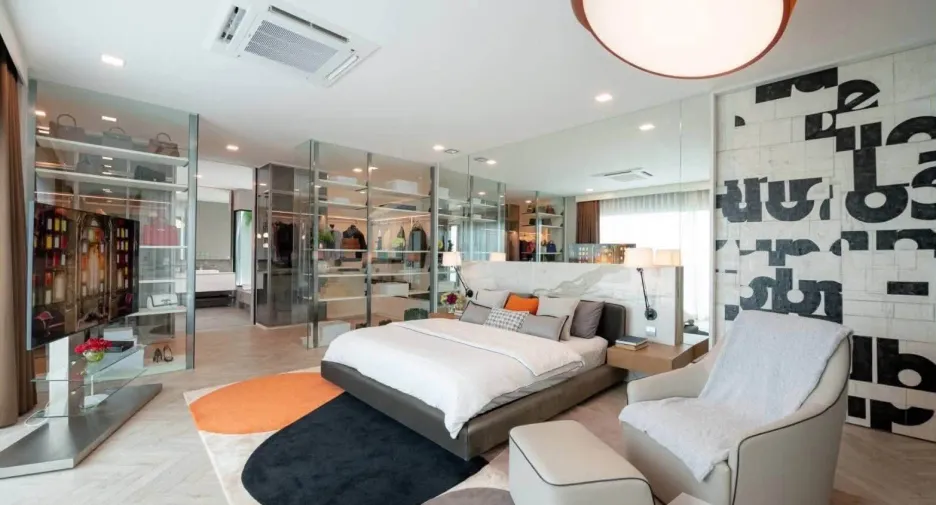 Haus zur Miete mit 5 Zimmer in Saphan Sung, Bangkok