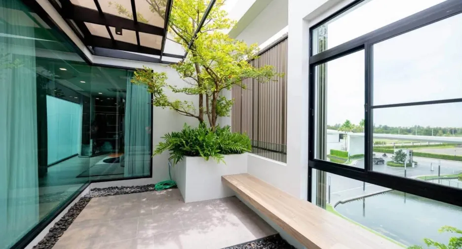 Haus zur Miete mit 5 Zimmer in Saphan Sung, Bangkok