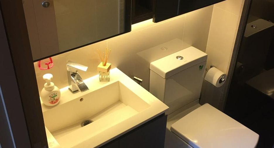 For sale 1 bed condo in Khlong Toei, Bangkok