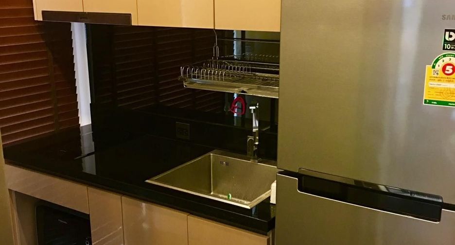 For sale 1 bed condo in Khlong Toei, Bangkok