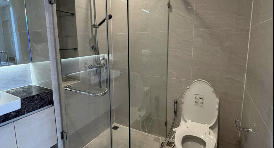 For rent 1 bed condo in Watthana, Bangkok