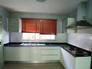 À vendre 3 chambres maison à Si Racha, Chonburi