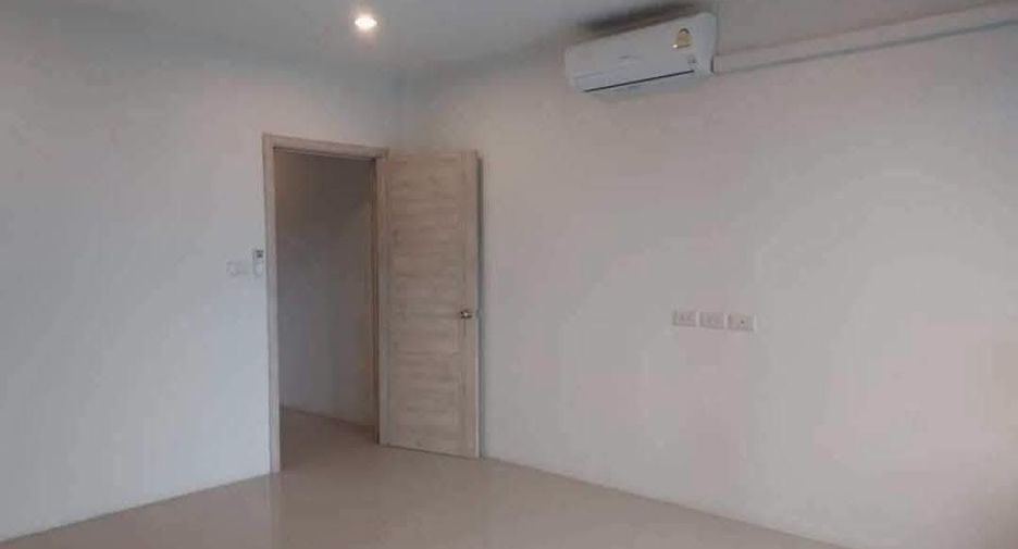 À vendre et à louer 4 chambres local commercial à Huay Yai, Pattaya