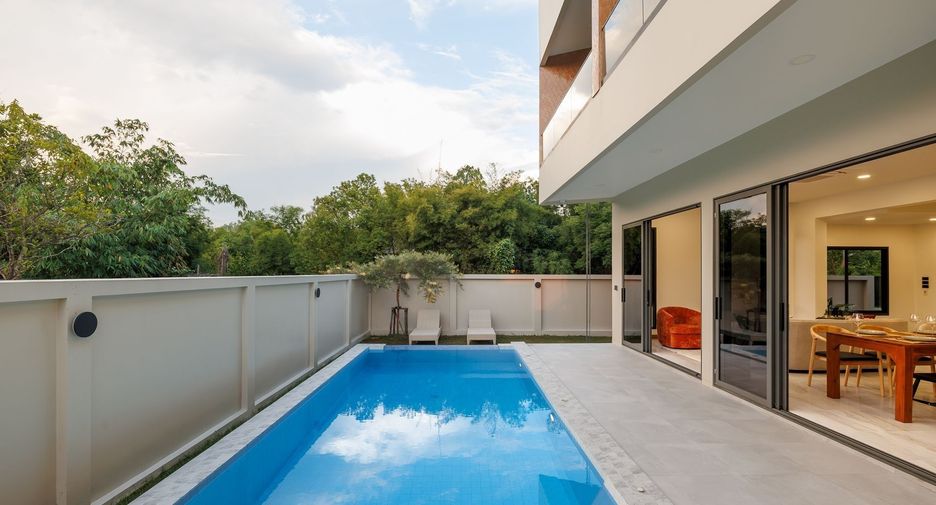 For sale 4 bedrooms villa in Mueang Chiang Mai, Chiang Mai