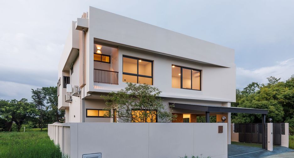 For sale 4 bedrooms villa in Mueang Chiang Mai, Chiang Mai