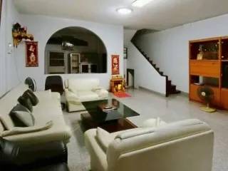 For rent 4 bedrooms townhouse in Wang Thonglang, Bangkok