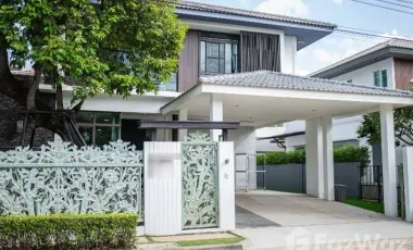À louer 4 chambres maison à Bang Khae, Bangkok