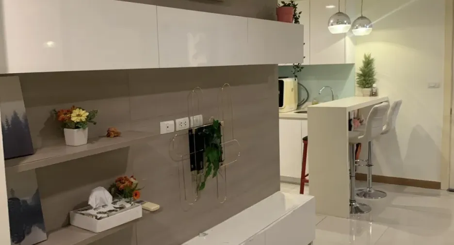 For sale 3 bedrooms condo in Watthana, Bangkok